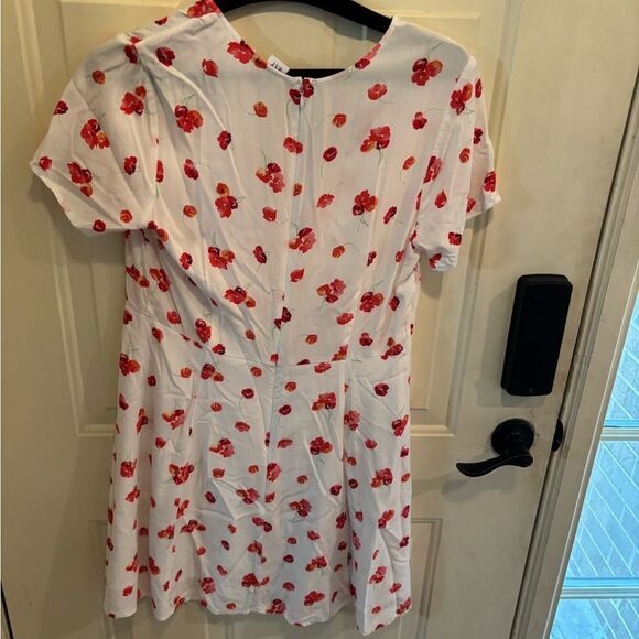 GAP White and Red Flutter Sleeve Mini Dress with Floral Print size 14 - Picture 3 of 5